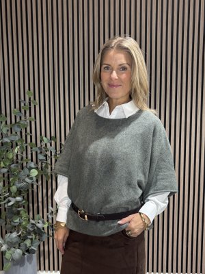 Zoom bild av Nessa - Ponchotröja med vid ärm - Grön - One Size