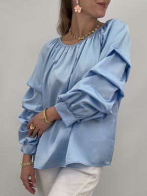 Zoom bild av Raya - Blus med draperad ärm - Ljusblå - One Size