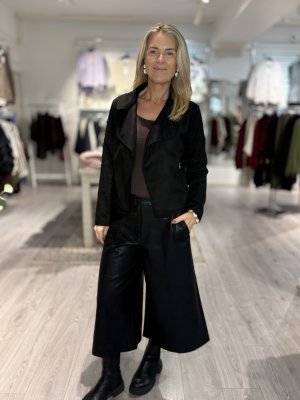 Zoom bild av Lovisa - Kavaj i mockaimitaion - Svart