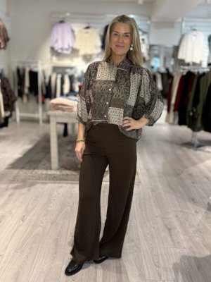 Zoom bild av Monica - Blus med mönster - Rosa - Svart