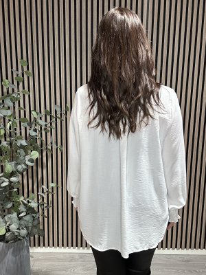 Zoom bild av Lina - Blus med smock i ärmslut - Vit - One Size