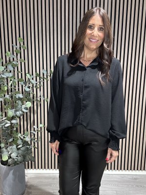 Zoom bild av Lina - Blus med smock i ärmslut - Svart - One Size