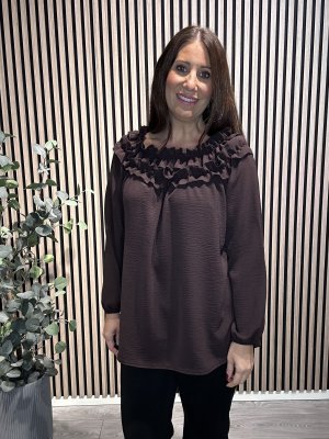 Anja - Blus off shoulder - Brun
