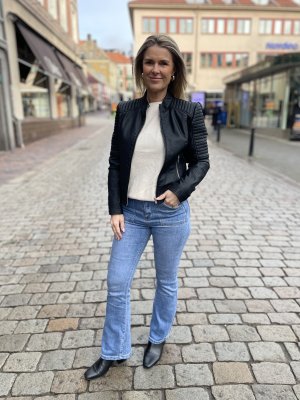 Zoom bild av Duna - Jacka i skinnimitation - Svart