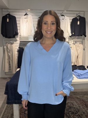 Zoom bild av Rebecka - Blus med liten volang på kragen Ljusblå - One Size