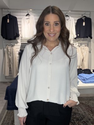 Zoom bild av Lina - Blus med smock ärmslut - Beige - One Size