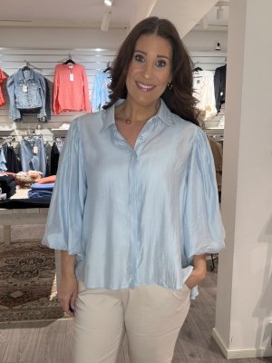 Zoom bild av Ariana - Blus med ballongärm - Ljusblå - One Size