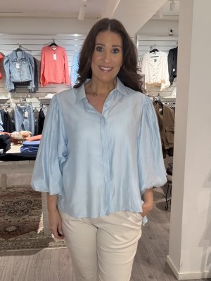 Zoom bild av Ariana - Blus med ballongärm - Ljusblå - One Size