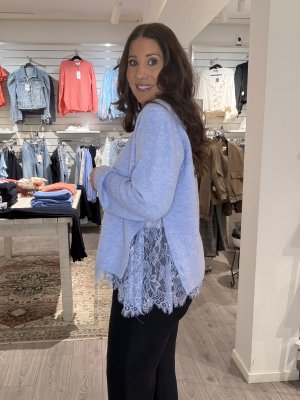 Zoom bild av Tessan - Stickad tröja med spets - Ljusblå - OneSize