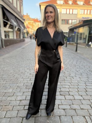 Zoom bild av Verina - Silkesbyxa med resår bak - Svart