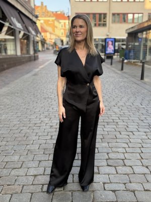 Zoom bild av Verina - Silkesbyxa med resår bak - Svart