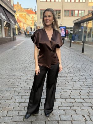 Zoom bild av Verina - Silkesbyxa med resår bak - Svart