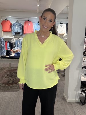Zoom bild av Rebecka - Blus med liten volang på kragen - Gul - One Size