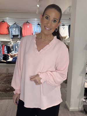 Zoom bild av Rebecka - Blus med liten volang på kragen - Rosa - One SIze