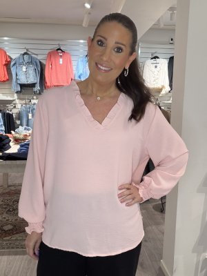 Zoom bild av Rebecka - Blus med liten volang på kragen - Rosa - One SIze
