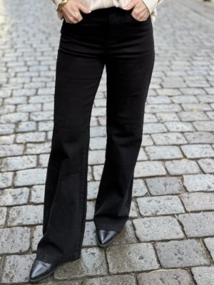 Zoom bild av Klara - Jeans med vida ben - Svart