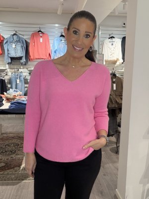Zoom bild av Mila - Tunnstickad v-ringad tröja - Rosa - One Size