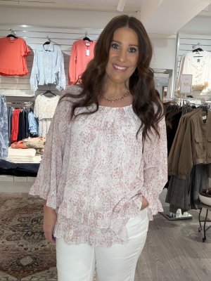 Zoom bild av Svea - Blommig blus med volang - Rosa - One Size