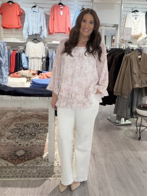 Zoom bild av Svea - Blommig blus med volang - Rosa - One Size