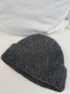 Zoom bild av Ingrid - Skön mössa - Grå - One Size