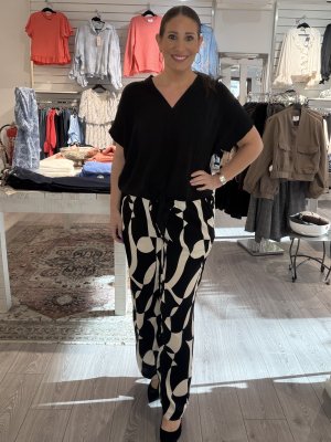 Zoom bild av Chanise - Mönstrad byxa med resår - Svart/Creme