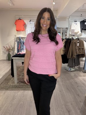 Zoom bild av Aline - Stickad topp med kort ärm - Rosa