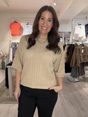 Zoom bild av Anne - Stickad topp med trekvartsärm - Beige