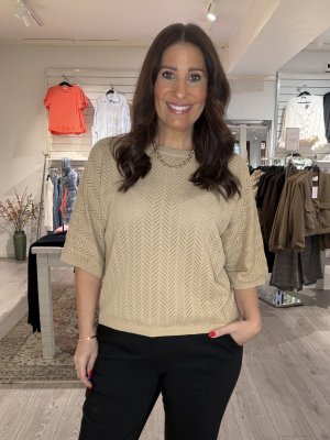 Zoom bild av Anne - Stickad topp med trekvartsärm - Beige