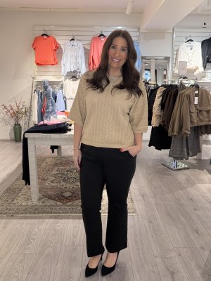 Zoom bild av Anne - Stickad topp med trekvartsärm - Beige