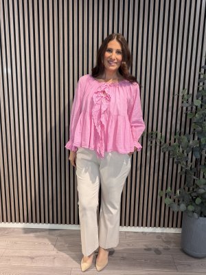 Zoom bild av Barbro - Bomullsblus med spets och knyt - Rosa - One Size