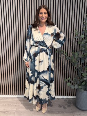 Zoom bild av Saga - Blommig långklänning