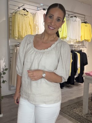 Zoom bild av CF - Tessie - Linnetopp med resår i halsen - Beige