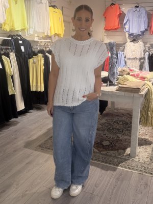 Zoom bild av Inez - Virkad tröja med kort ärm - Vit - One Size