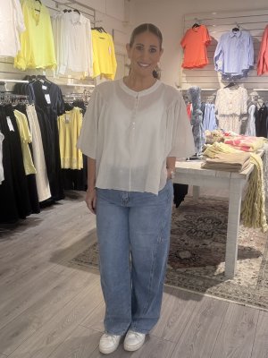 Zoom bild av Mirja - Bomullsblus med knappar - Beige - One Size